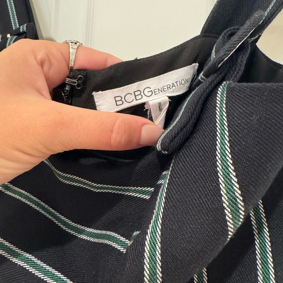 BCBG Jumpsuit PinStriped Navy Green Strap Cropped - Picture 7 of 8